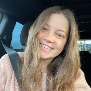 Meet your Posher, Yana